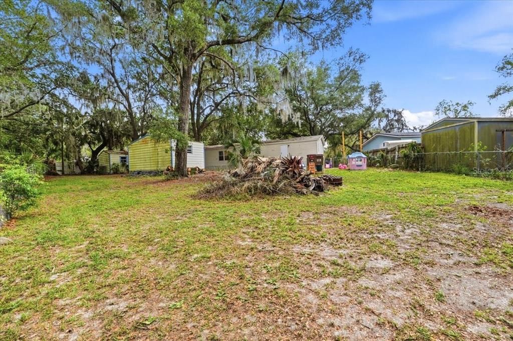 Activo con contrato: $230,000 (4 camas, 2 baños, 1440 Pies cuadrados)