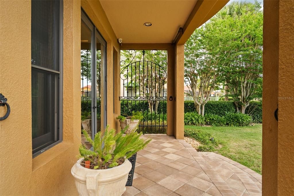Activo con contrato: $1,450,000 (5 camas, 3 baños, 4215 Pies cuadrados)