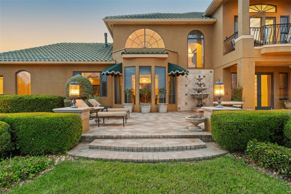 Activo con contrato: $1,450,000 (5 camas, 3 baños, 4215 Pies cuadrados)