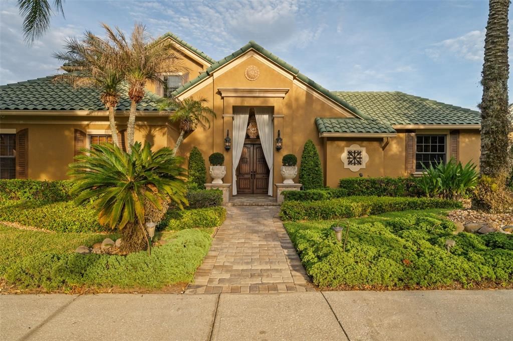 Activo con contrato: $1,450,000 (5 camas, 3 baños, 4215 Pies cuadrados)