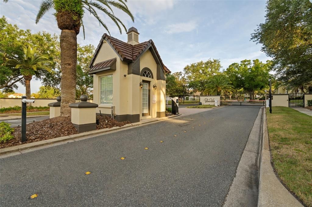 Activo con contrato: $1,450,000 (5 camas, 3 baños, 4215 Pies cuadrados)