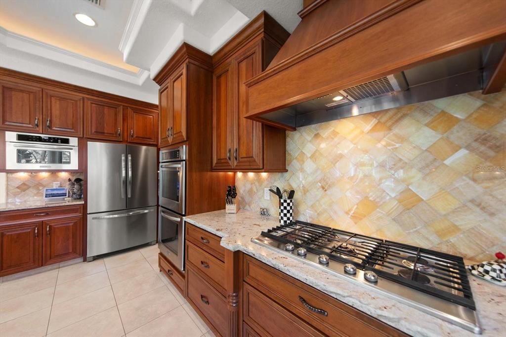 En Venta: $2,795,000 (5 camas, 6 baños, 5532 Pies cuadrados)