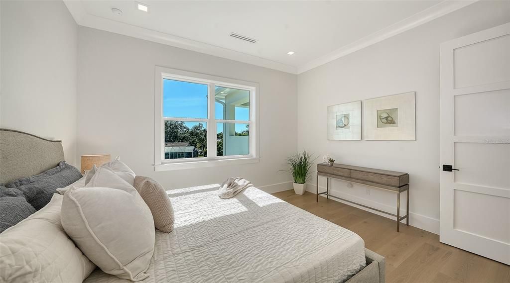 En Venta: $4,649,900 (5 camas, 4 baños, 4132 Pies cuadrados)