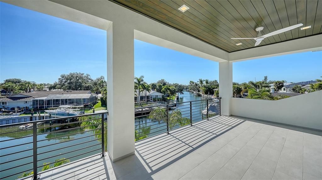 En Venta: $4,649,900 (5 camas, 4 baños, 4132 Pies cuadrados)