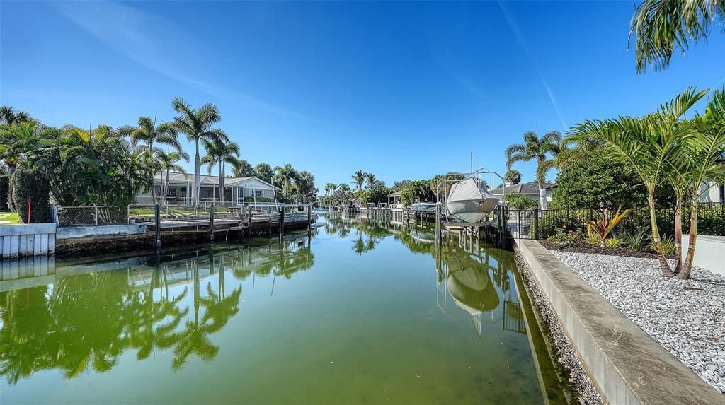 En Venta: $4,649,900 (5 camas, 4 baños, 4132 Pies cuadrados)