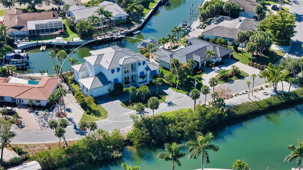 En Venta: $4,649,900 (5 camas, 4 baños, 4132 Pies cuadrados)