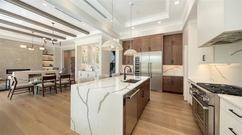 En Venta: $4,649,900 (5 camas, 4 baños, 4132 Pies cuadrados)