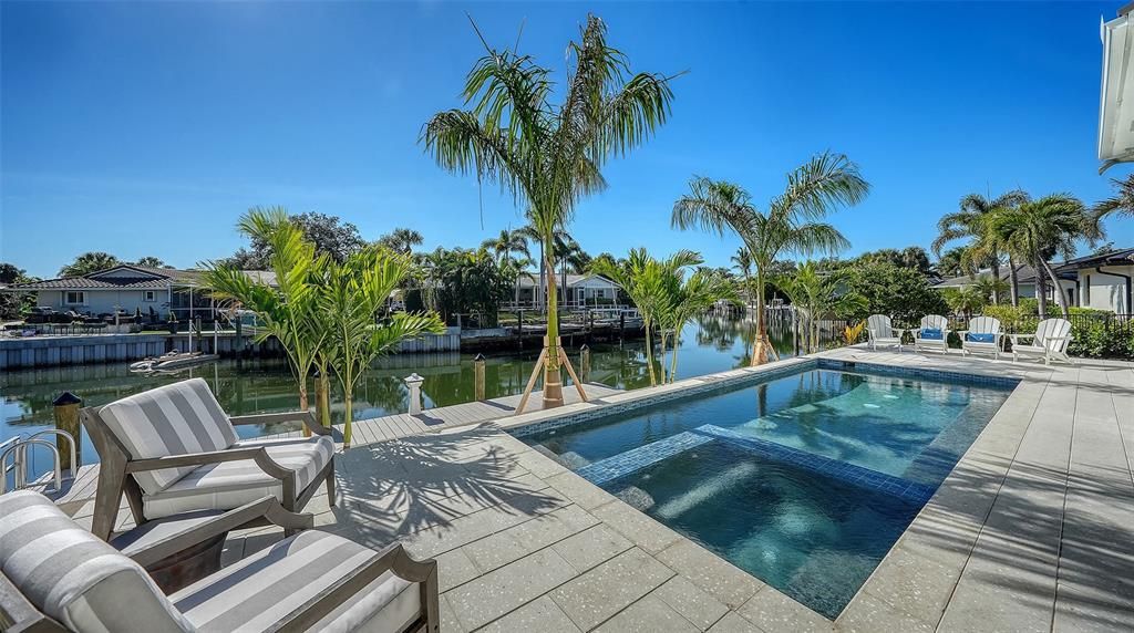 En Venta: $4,649,900 (5 camas, 4 baños, 4132 Pies cuadrados)