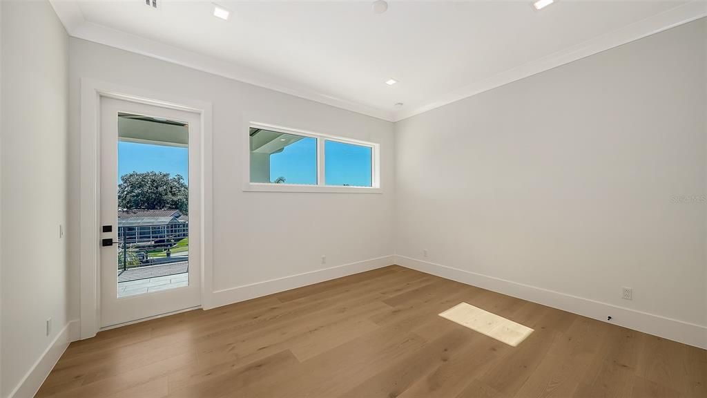 En Venta: $4,649,900 (5 camas, 4 baños, 4132 Pies cuadrados)