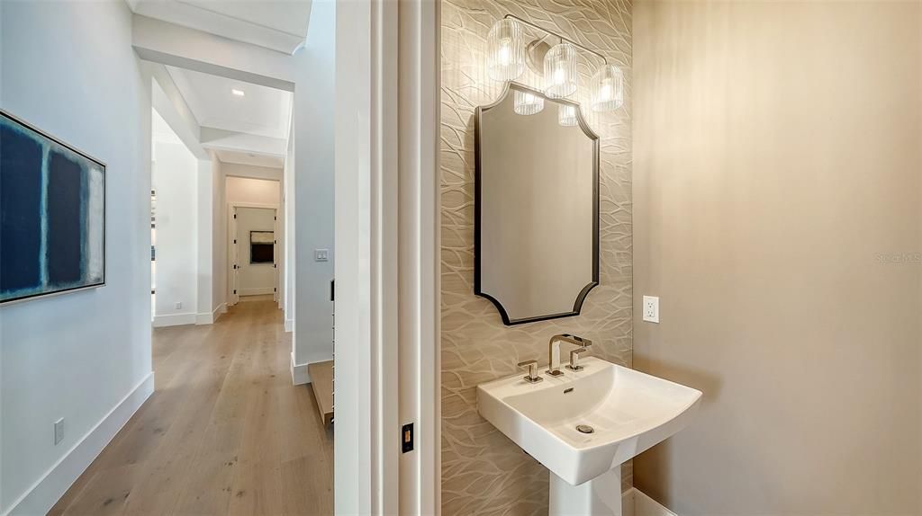 En Venta: $4,649,900 (5 camas, 4 baños, 4132 Pies cuadrados)