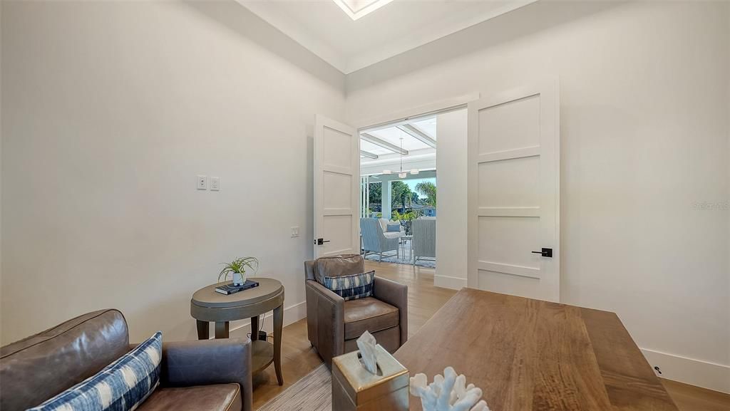 En Venta: $4,649,900 (5 camas, 4 baños, 4132 Pies cuadrados)