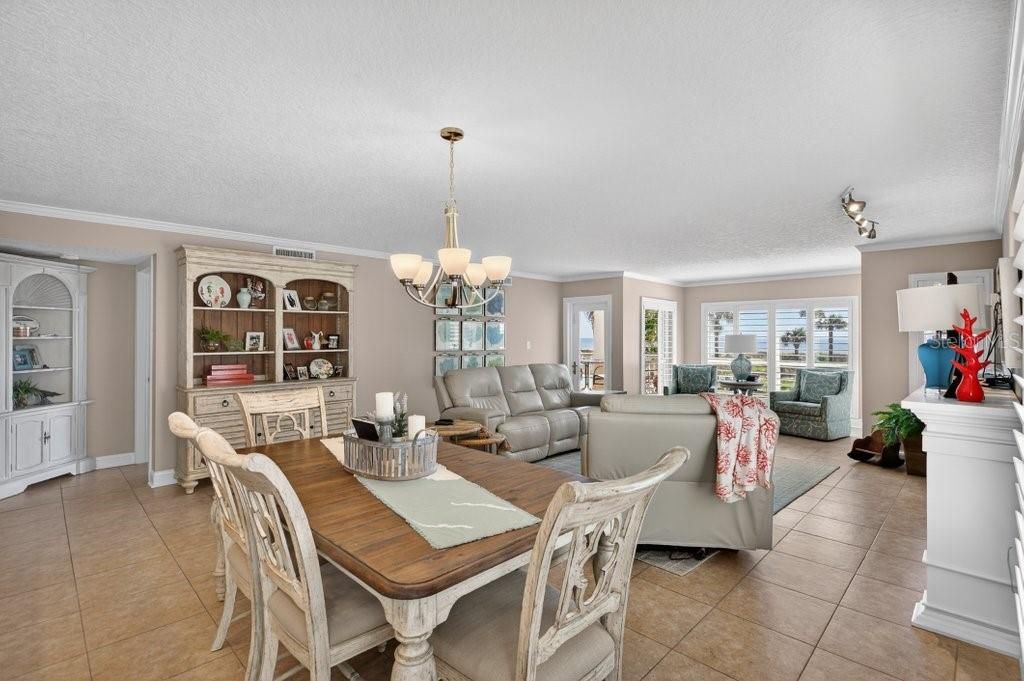 En Venta: $879,000 (3 camas, 2 baños, 1624 Pies cuadrados)