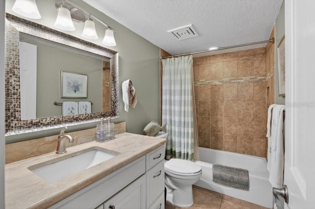 En Venta: $879,000 (3 camas, 2 baños, 1624 Pies cuadrados)