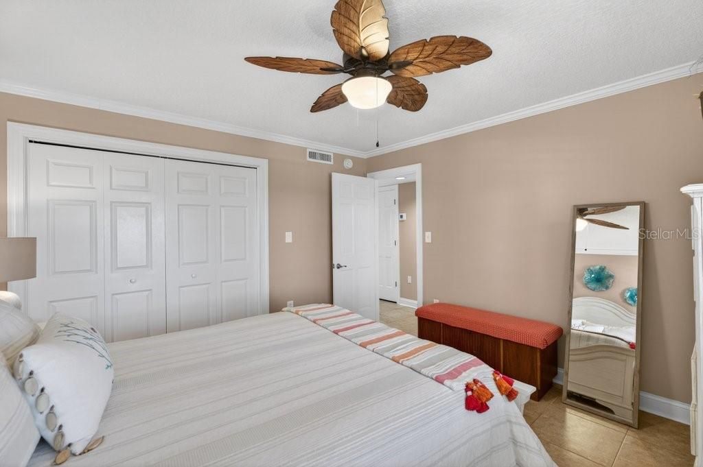En Venta: $879,000 (3 camas, 2 baños, 1624 Pies cuadrados)