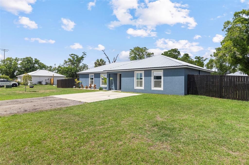 En Venta: $379,900 (4 camas, 2 baños, 1600 Pies cuadrados)