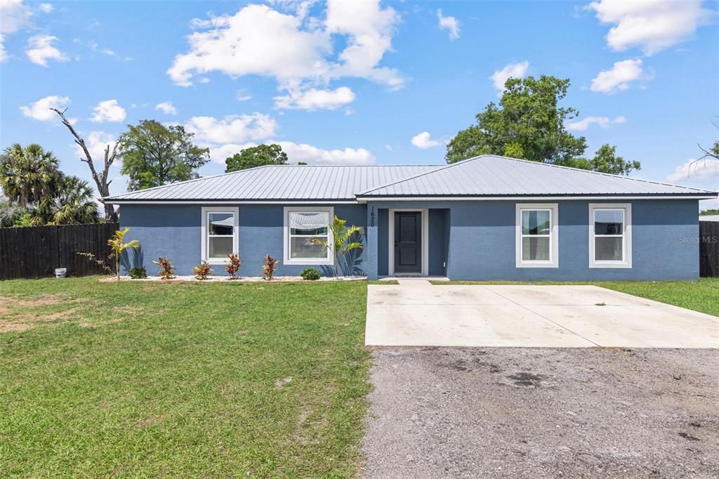 En Venta: $379,900 (4 camas, 2 baños, 1600 Pies cuadrados)