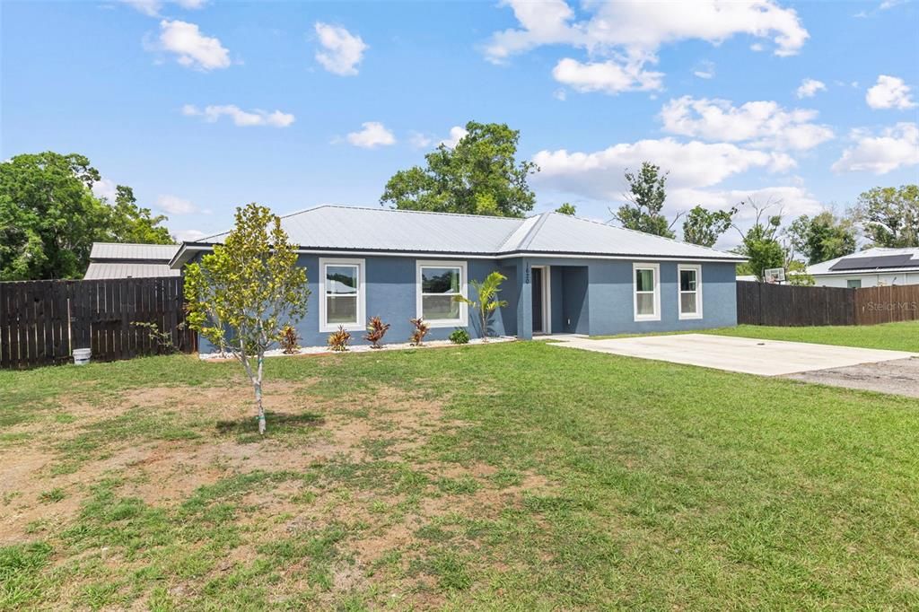 En Venta: $379,900 (4 camas, 2 baños, 1600 Pies cuadrados)