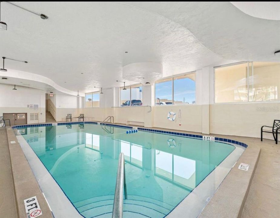 Active With Contract: $148,900 (1 beds, 1 baths, 563 Square Feet)