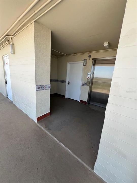 Active With Contract: $148,900 (1 beds, 1 baths, 563 Square Feet)