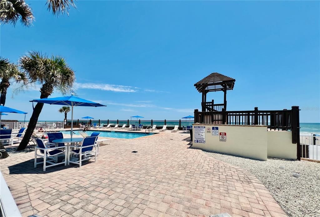 Active With Contract: $148,900 (1 beds, 1 baths, 563 Square Feet)