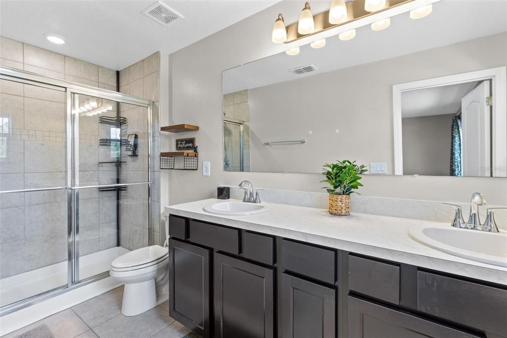 For Sale: $285,000 (3 beds, 2 baths, 1762 Square Feet)