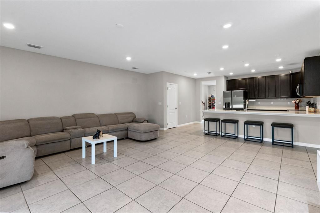 For Sale: $285,000 (3 beds, 2 baths, 1762 Square Feet)