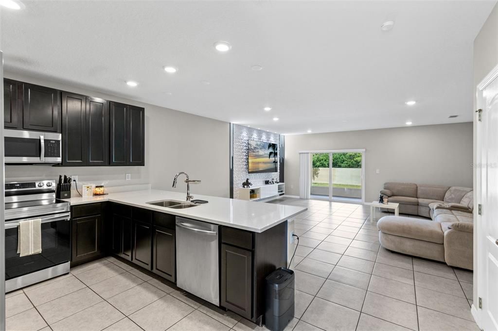 For Sale: $285,000 (3 beds, 2 baths, 1762 Square Feet)