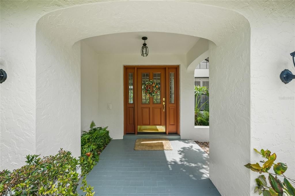 Activo con contrato: $895,000 (4 camas, 3 baños, 3012 Pies cuadrados)