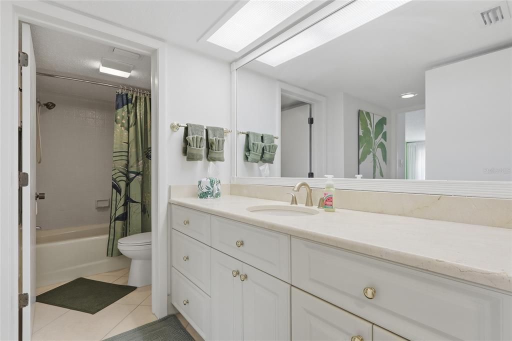 Active With Contract: $280,000 (2 beds, 2 baths, 1400 Square Feet)