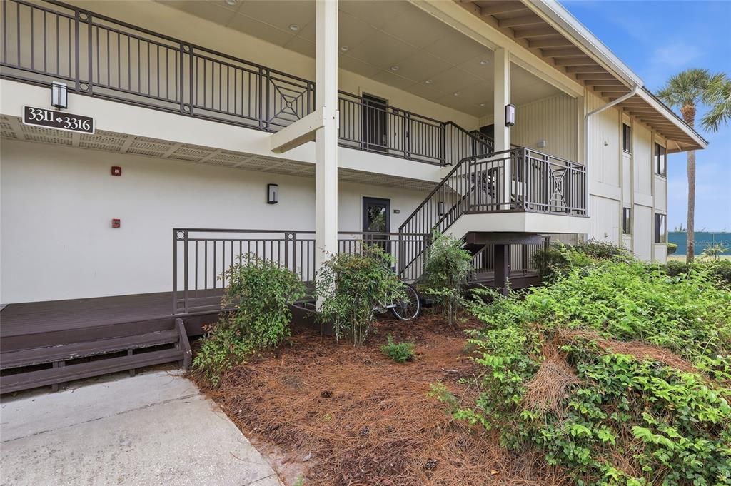 Active With Contract: $280,000 (2 beds, 2 baths, 1400 Square Feet)