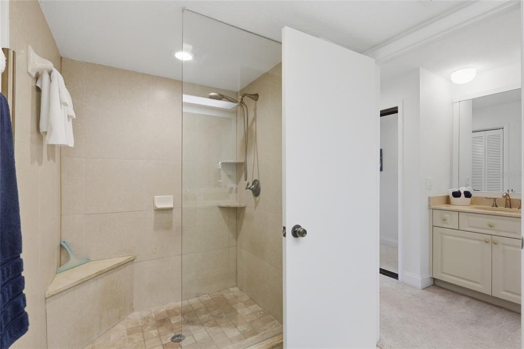 Active With Contract: $280,000 (2 beds, 2 baths, 1400 Square Feet)
