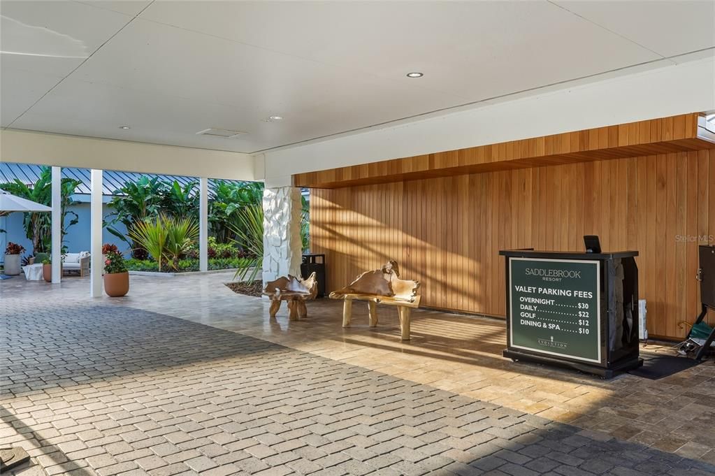Active With Contract: $280,000 (2 beds, 2 baths, 1400 Square Feet)