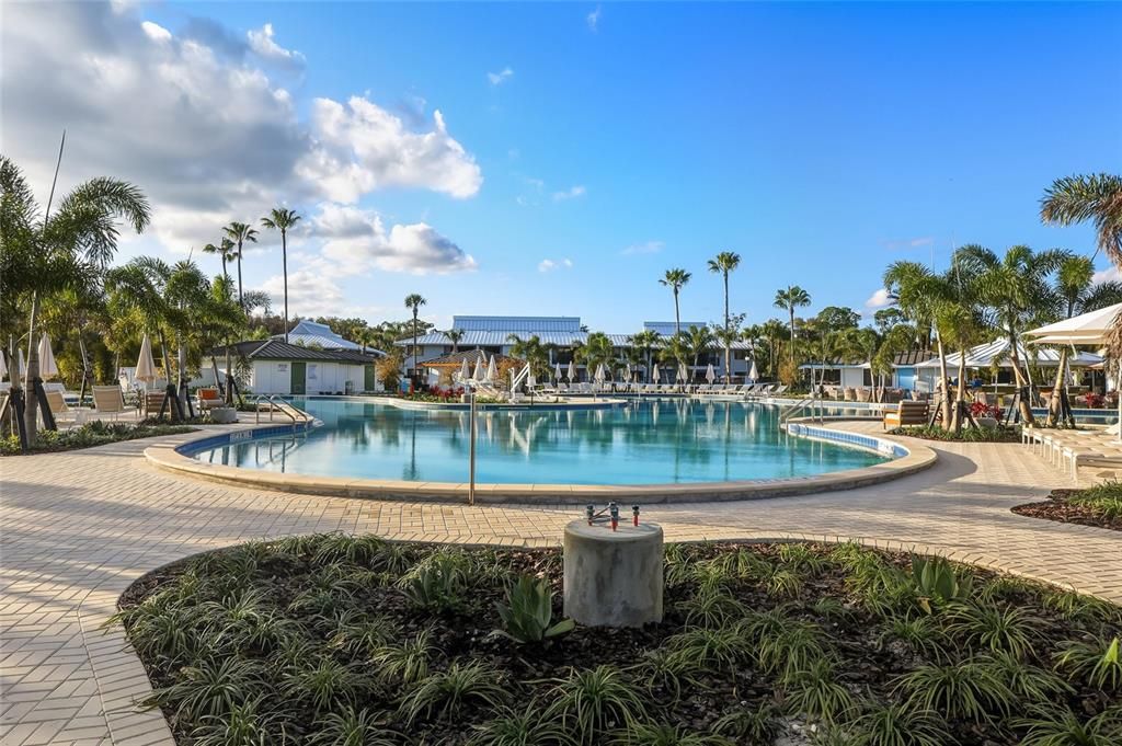 Active With Contract: $280,000 (2 beds, 2 baths, 1400 Square Feet)