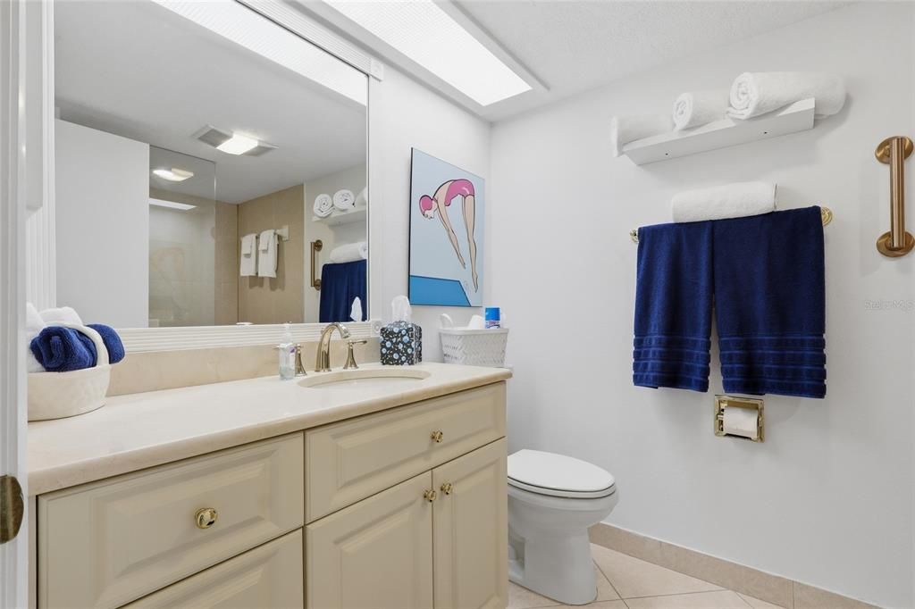 Active With Contract: $280,000 (2 beds, 2 baths, 1400 Square Feet)