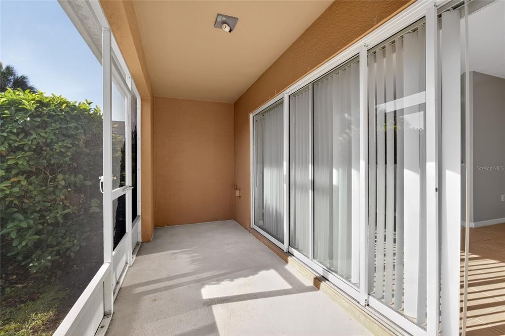Active With Contract: $189,900 (2 beds, 2 baths, 1267 Square Feet)