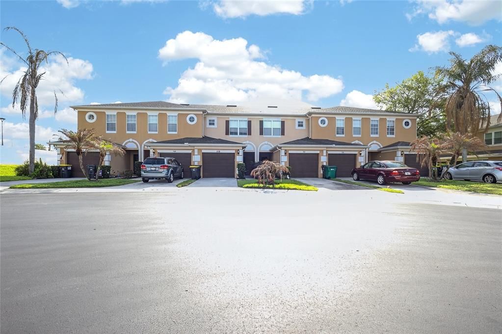 Active With Contract: $189,900 (2 beds, 2 baths, 1267 Square Feet)