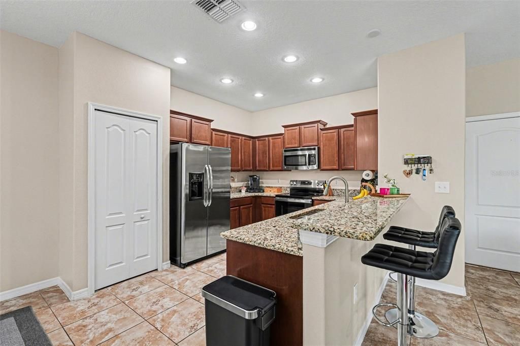 En Venta: $339,900 (3 camas, 2 baños, 1988 Pies cuadrados)