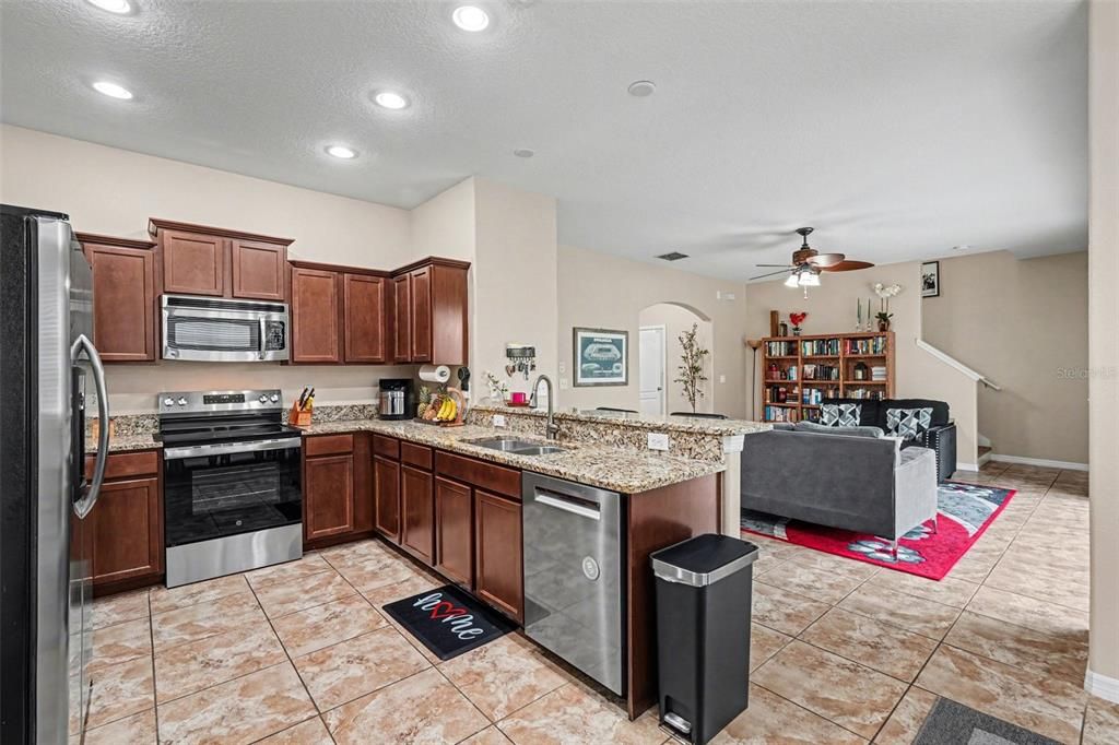 En Venta: $339,900 (3 camas, 2 baños, 1988 Pies cuadrados)