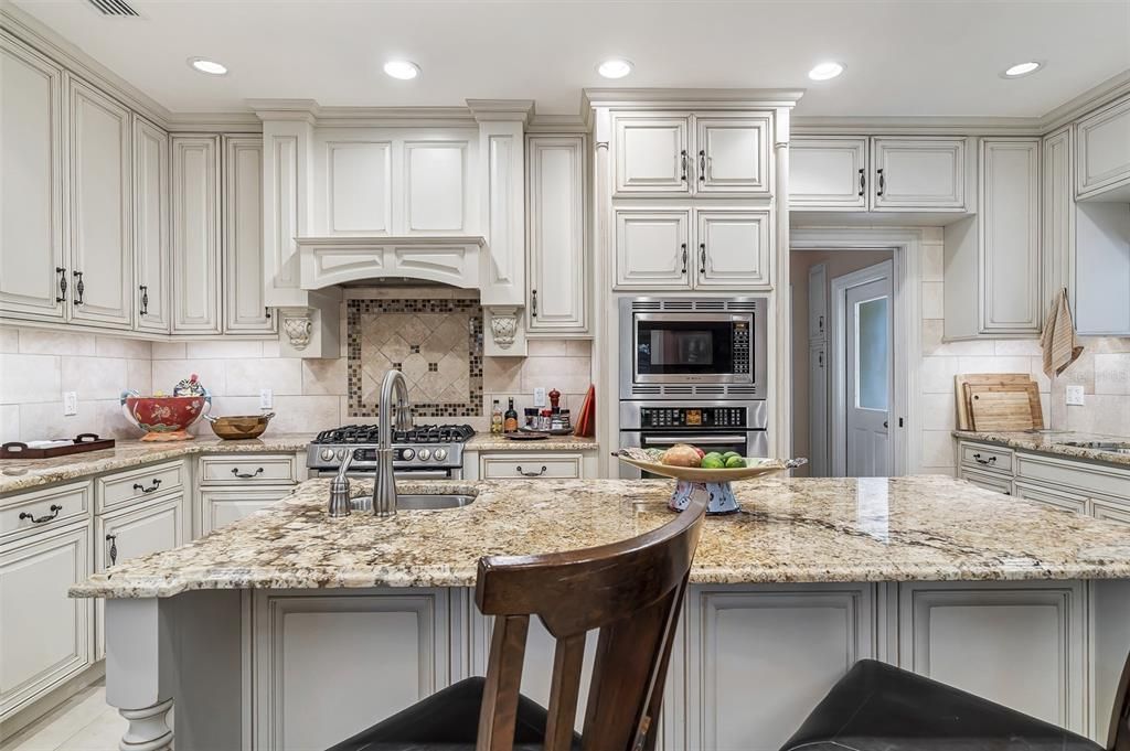 For Sale: $1,450,000 (3 beds, 3 baths, 3554 Square Feet)