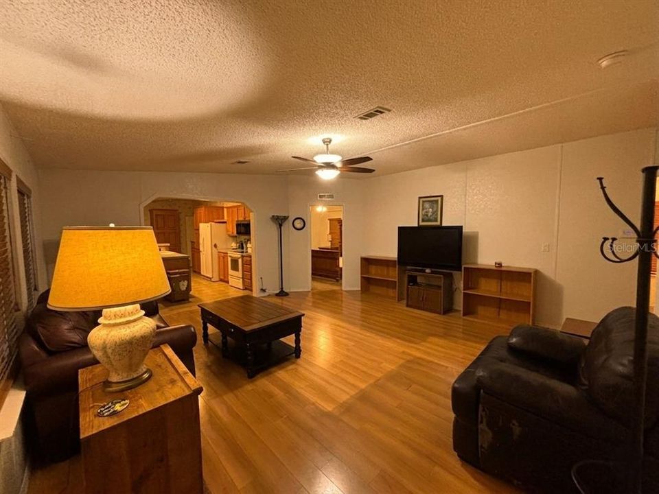 For Rent: $1,650 (3 beds, 2 baths, 1508 Square Feet)