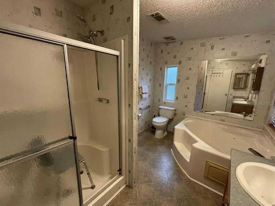For Rent: $1,650 (3 beds, 2 baths, 1508 Square Feet)
