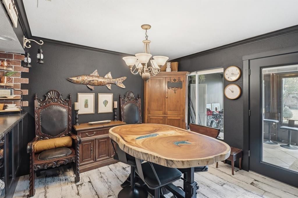 For Sale: $420,000 (3 beds, 2 baths, 1552 Square Feet)