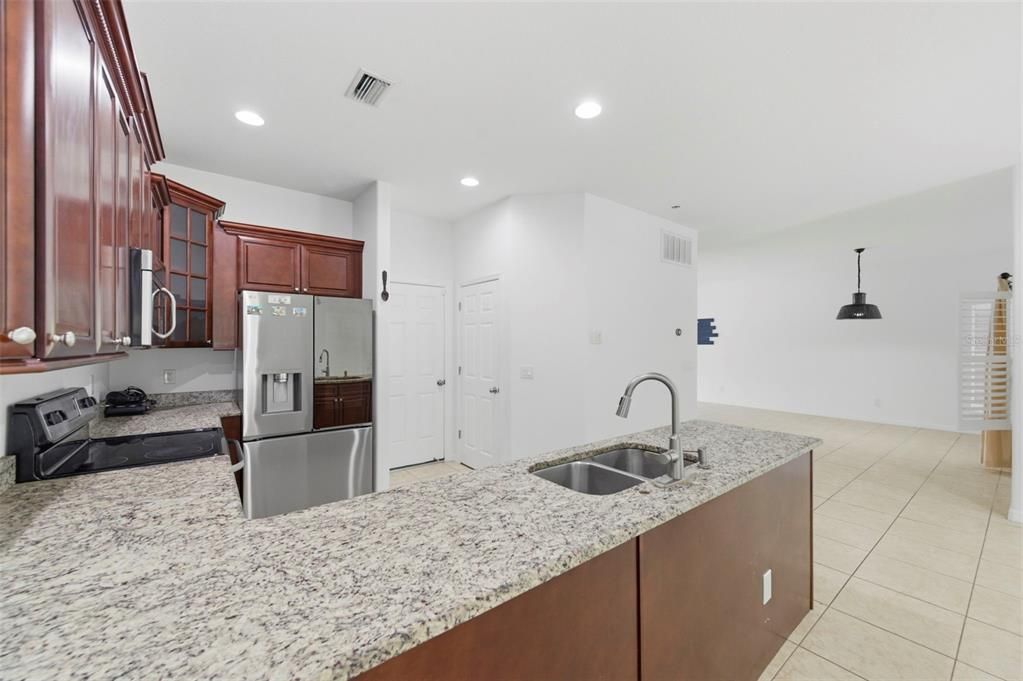 Active With Contract: $3,200 (3 beds, 2 baths, 2057 Square Feet)