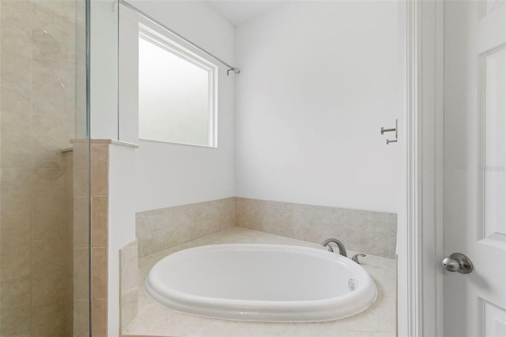 Active With Contract: $3,200 (3 beds, 2 baths, 2057 Square Feet)
