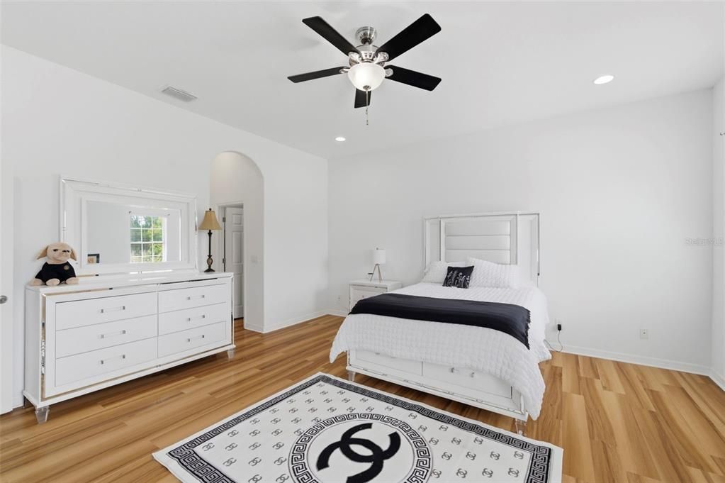 Active With Contract: $3,200 (3 beds, 2 baths, 2057 Square Feet)