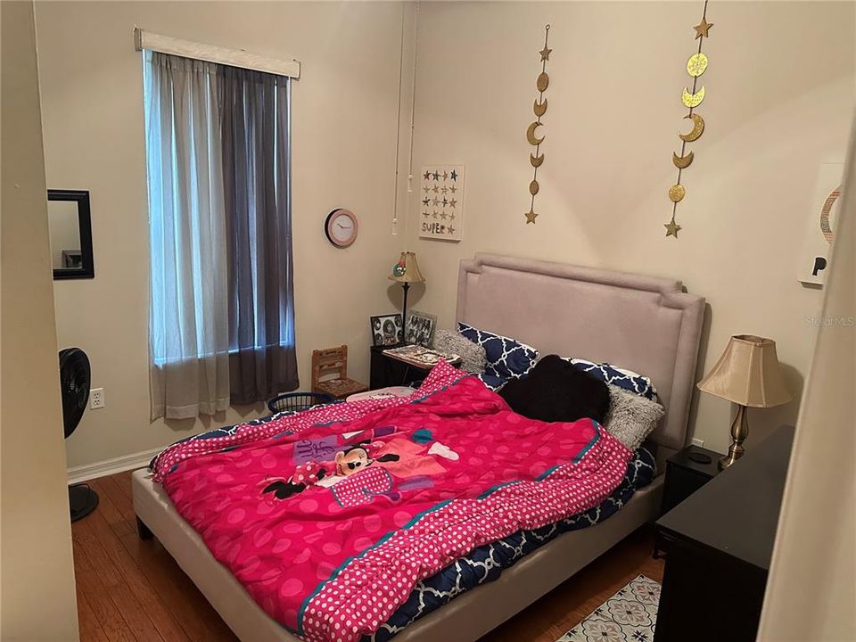 Под контрактом: $309,000 (3 спален, 2 ванн, 1824 Квадратных фут)
