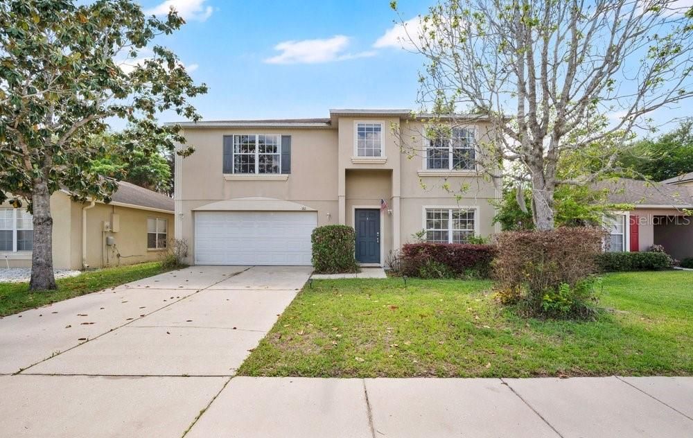 Activo con contrato: $380,000 (4 camas, 2 baños, 2476 Pies cuadrados)