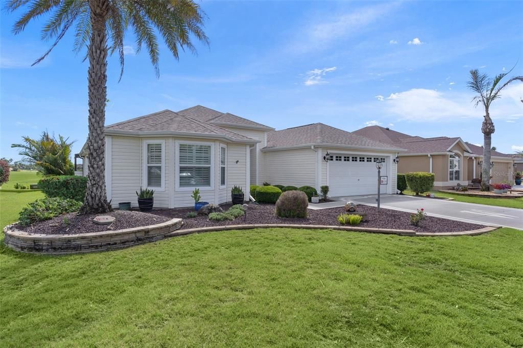For Sale: $755,000 (3 beds, 2 baths, 2000 Square Feet)