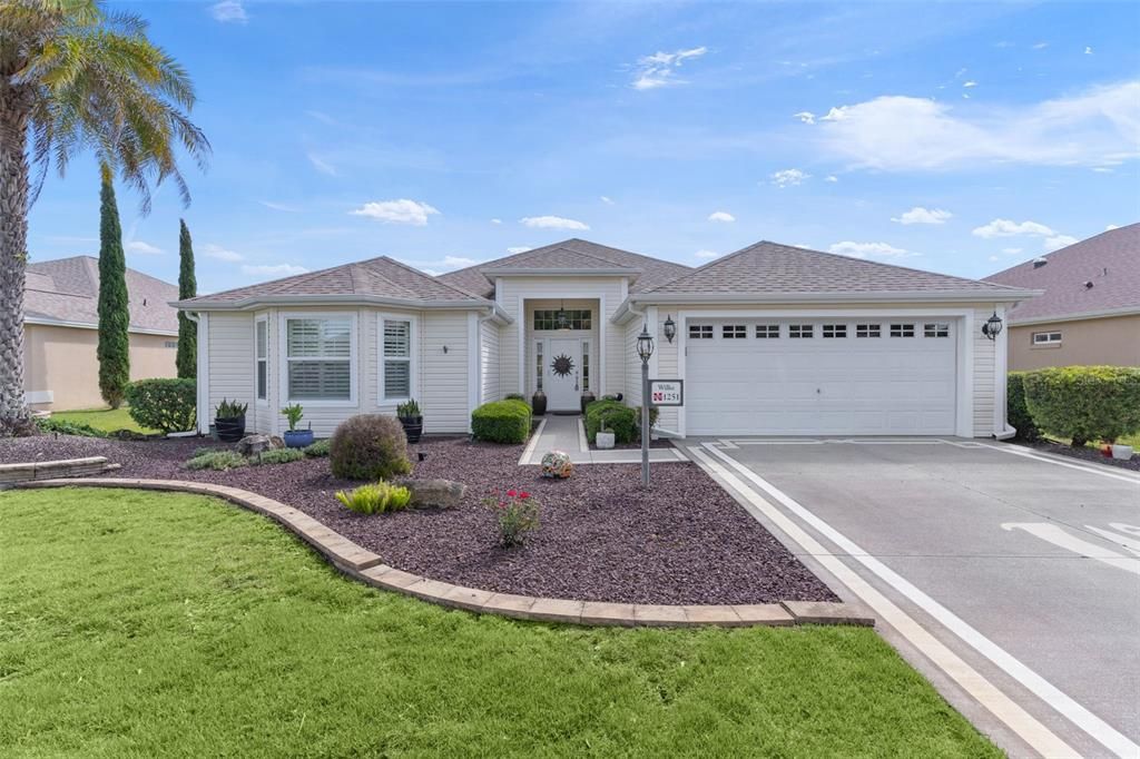 For Sale: $755,000 (3 beds, 2 baths, 2000 Square Feet)