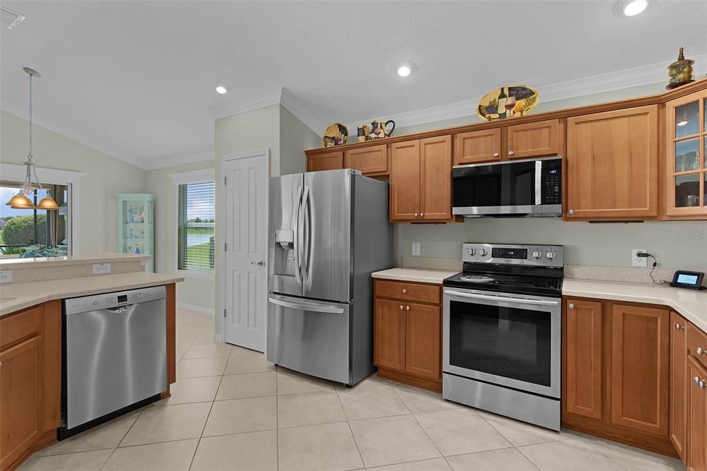 For Sale: $755,000 (3 beds, 2 baths, 2000 Square Feet)